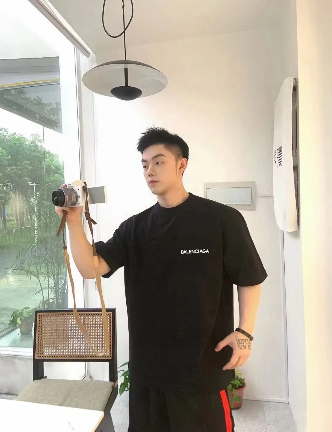 P80✨🔥 BALENCIAGA Paris lettering printed short-sleeved T-shirt, custom-woven and dyed 280g combed cotton heavyweight fabric, zero color difference in thread, perfect details, different from the current version on the market, welcome to compare, Same Style for men and women, must-sell in the picture above Color: White Black Size: 1 2 3 4